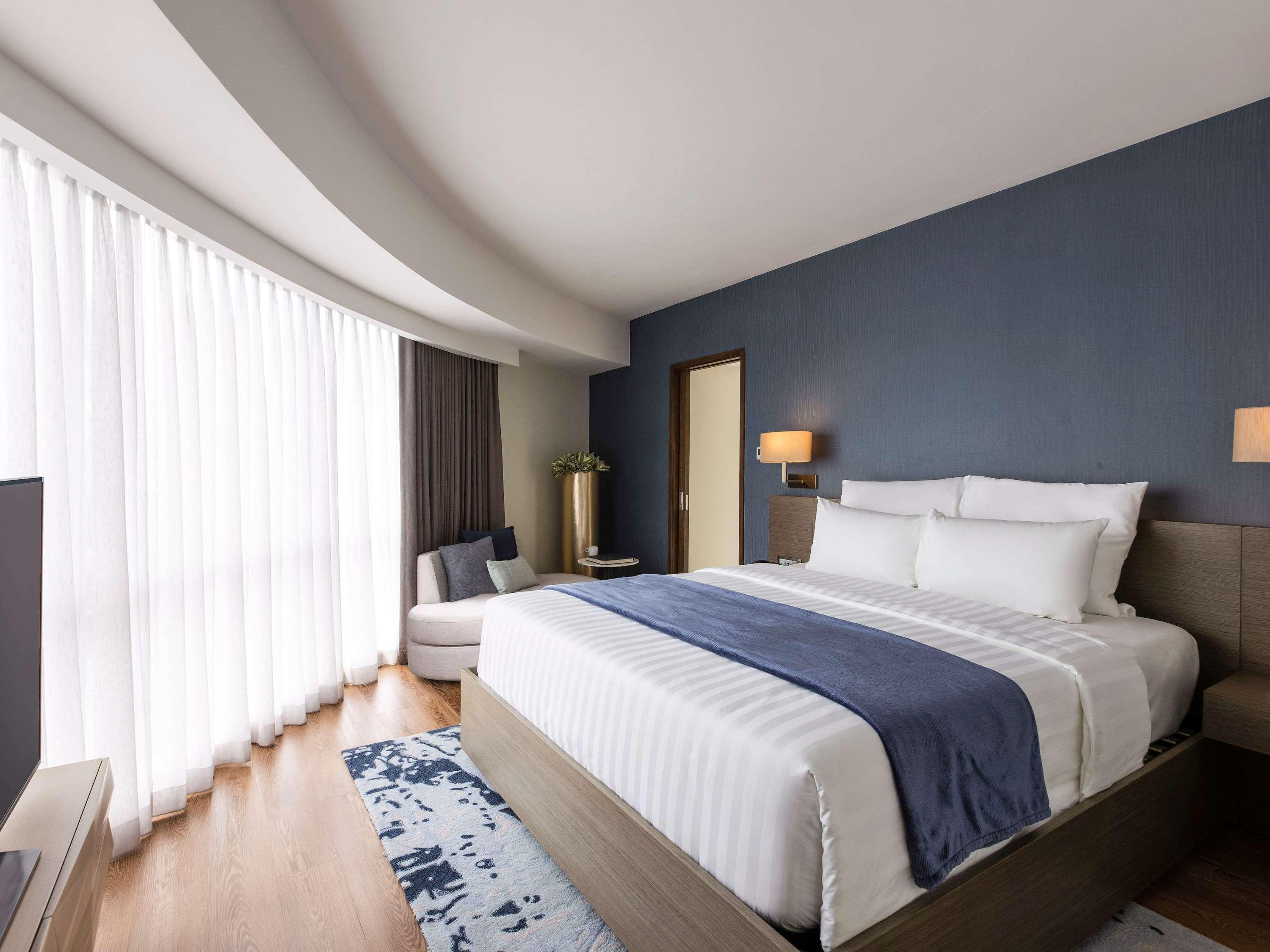 Novotel Suites Manila At Acqua Mandaluyong Dış mekan fotoğraf