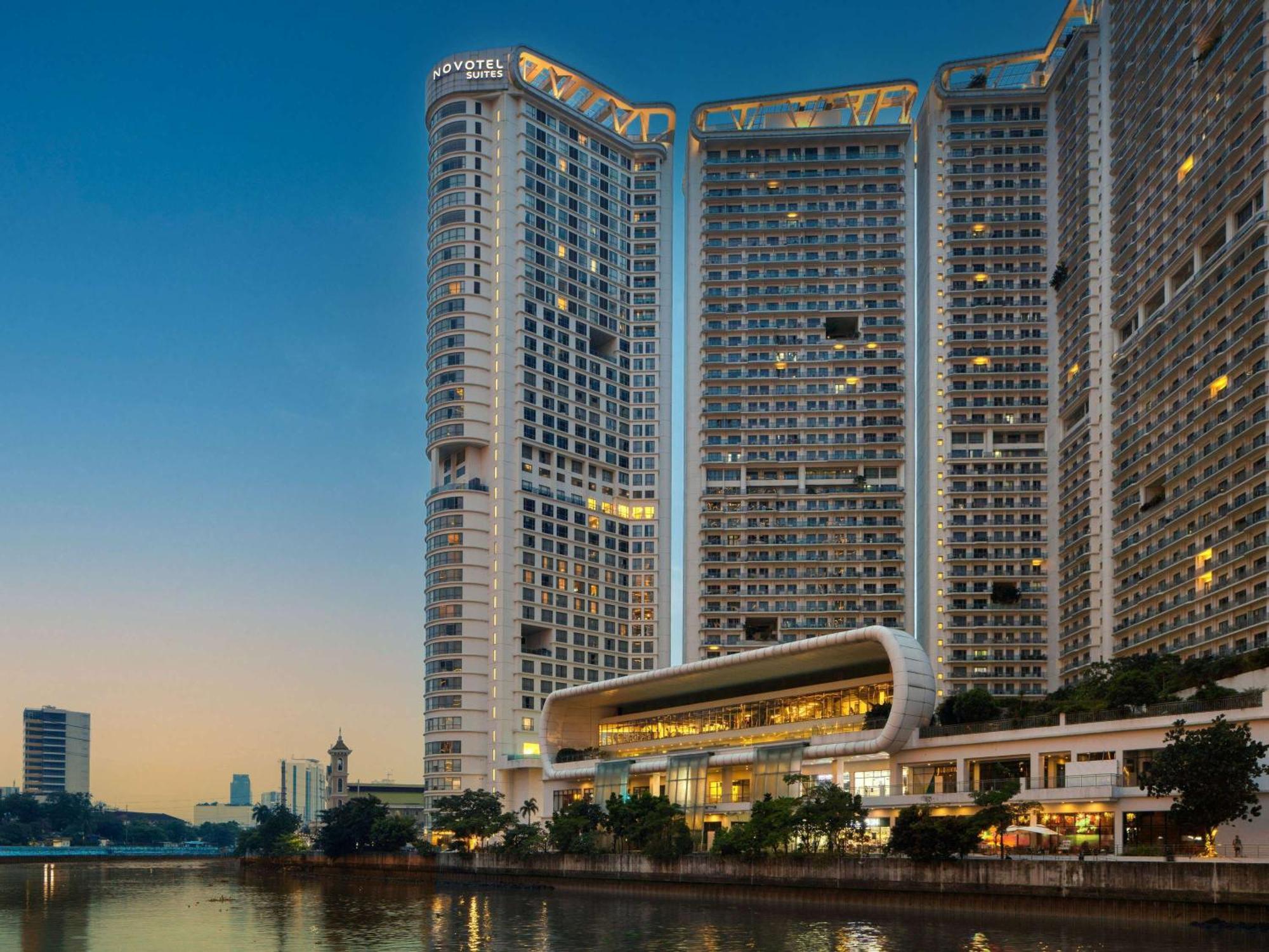 Novotel Suites Manila At Acqua Mandaluyong Dış mekan fotoğraf