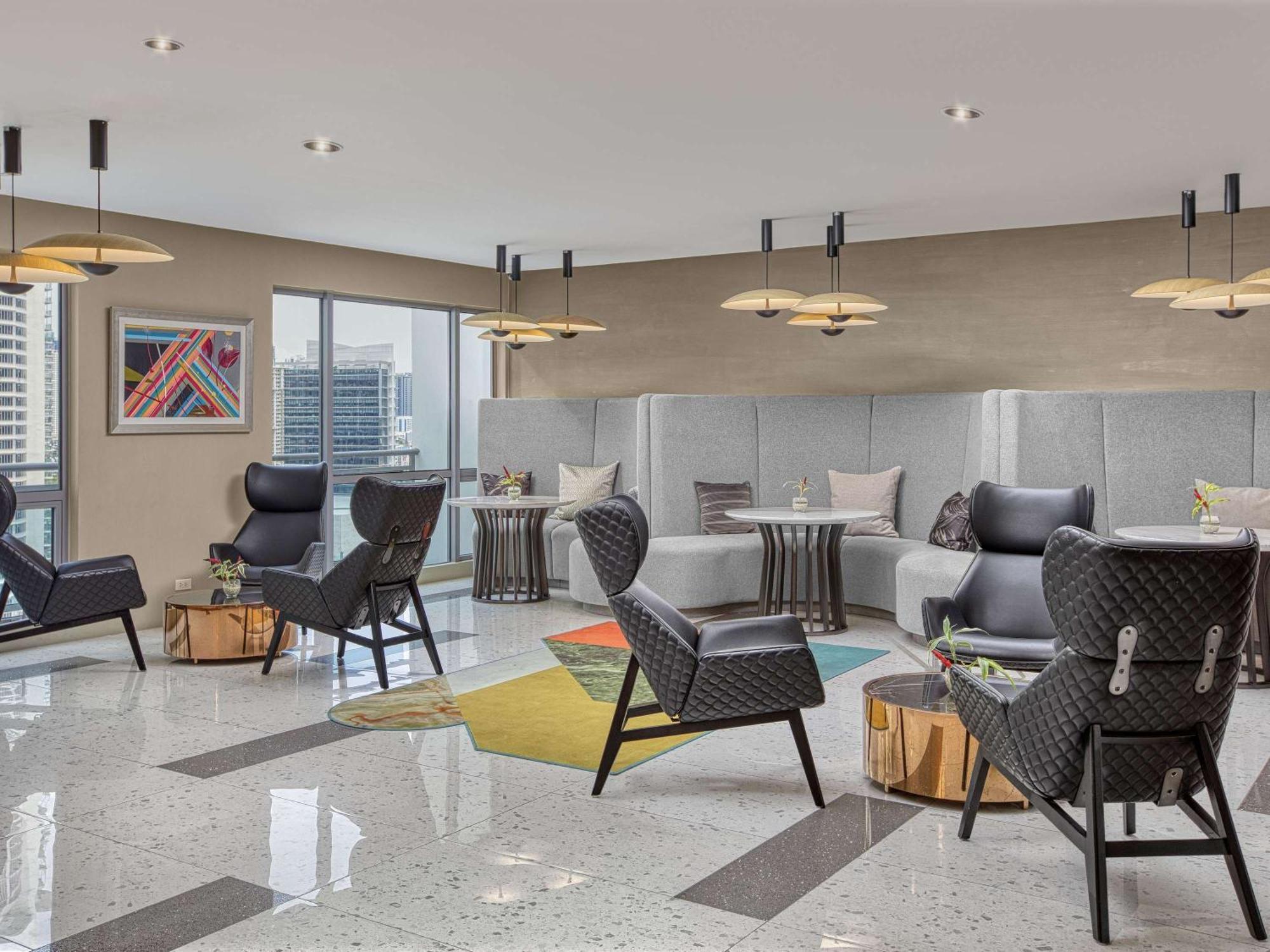 Novotel Suites Manila At Acqua Mandaluyong Dış mekan fotoğraf