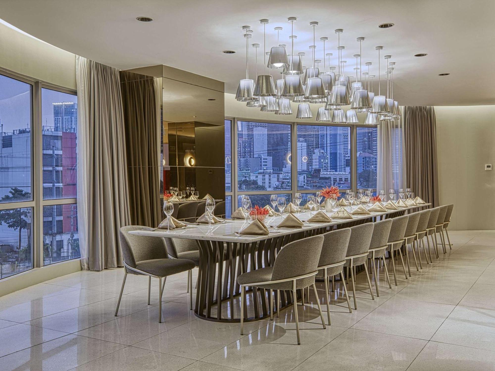 Novotel Suites Manila At Acqua Mandaluyong Dış mekan fotoğraf