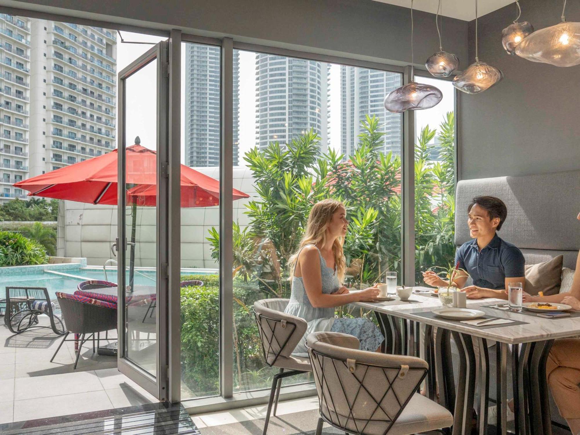Novotel Suites Manila At Acqua Mandaluyong Dış mekan fotoğraf