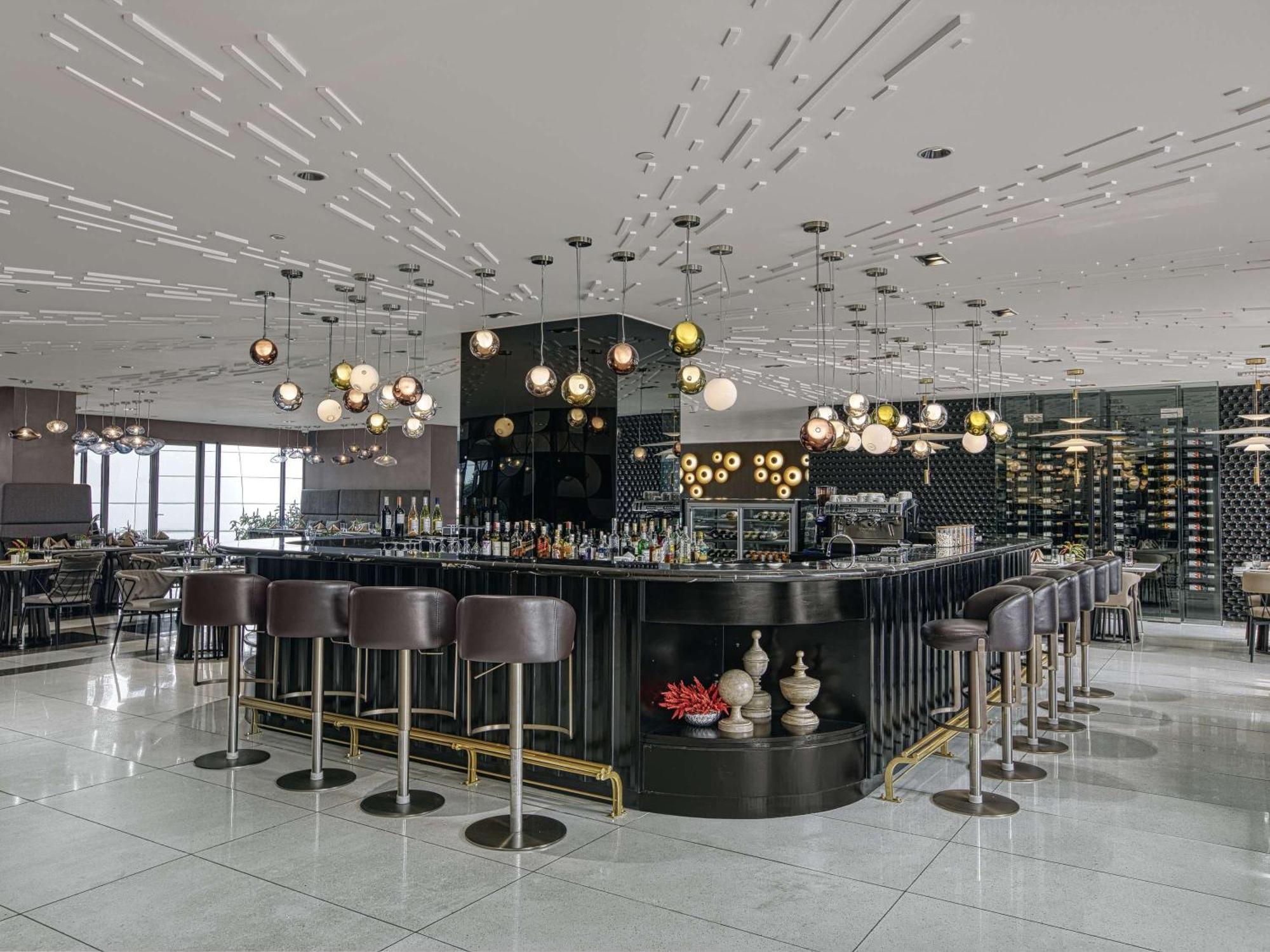 Novotel Suites Manila At Acqua Mandaluyong Dış mekan fotoğraf