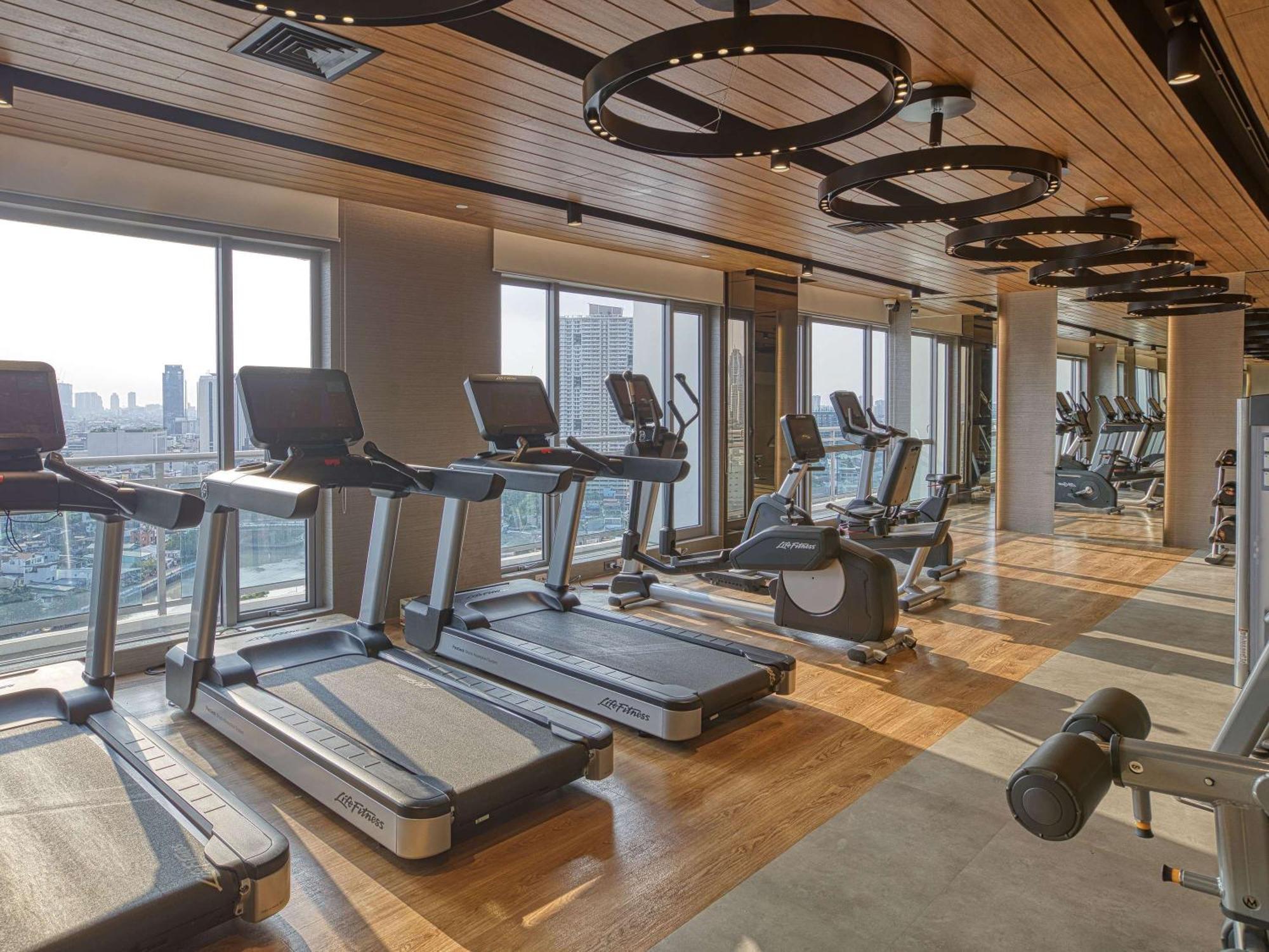 Novotel Suites Manila At Acqua Mandaluyong Dış mekan fotoğraf