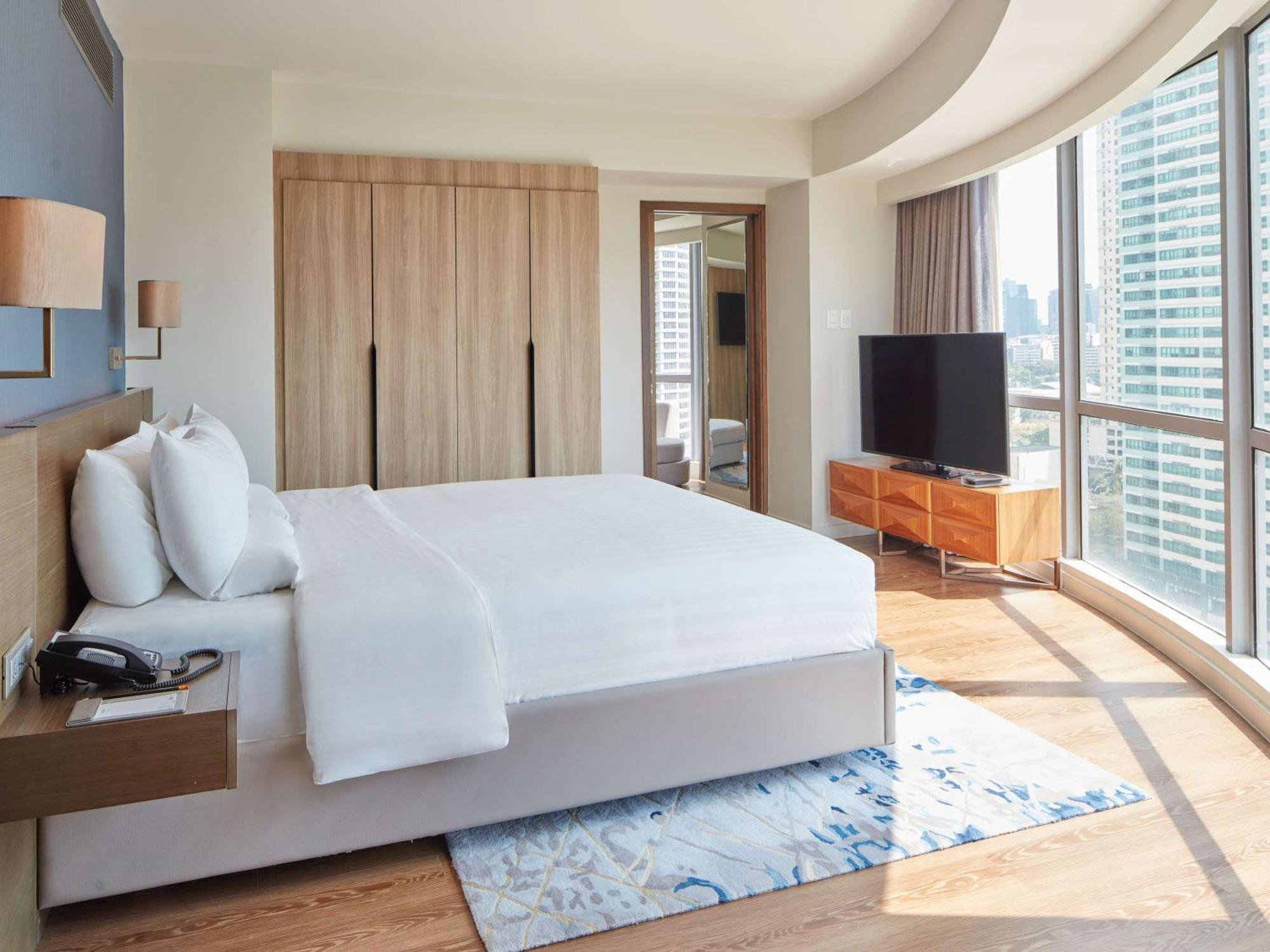 Novotel Suites Manila At Acqua Mandaluyong Dış mekan fotoğraf
