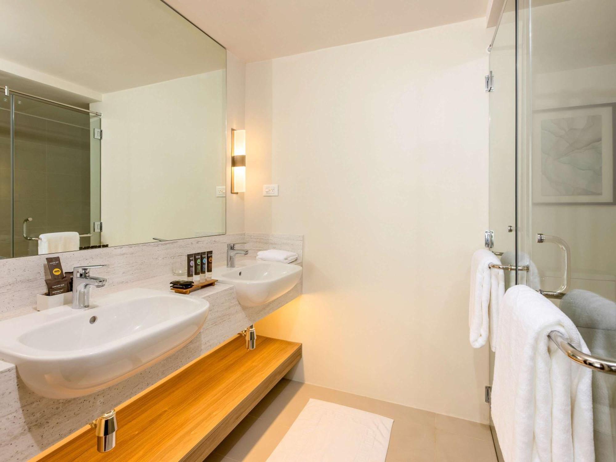 Novotel Suites Manila At Acqua Mandaluyong Dış mekan fotoğraf