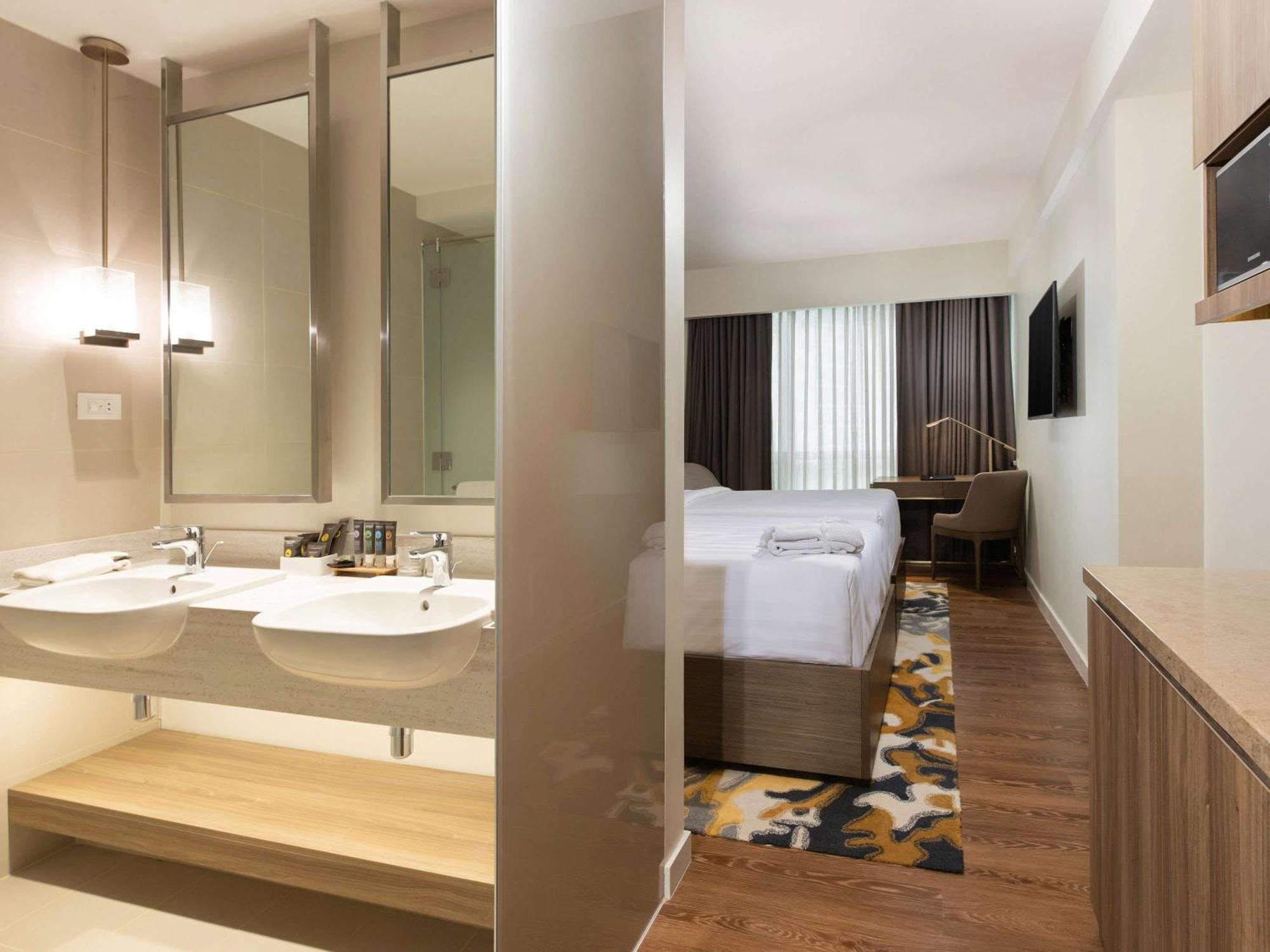 Novotel Suites Manila At Acqua Mandaluyong Dış mekan fotoğraf