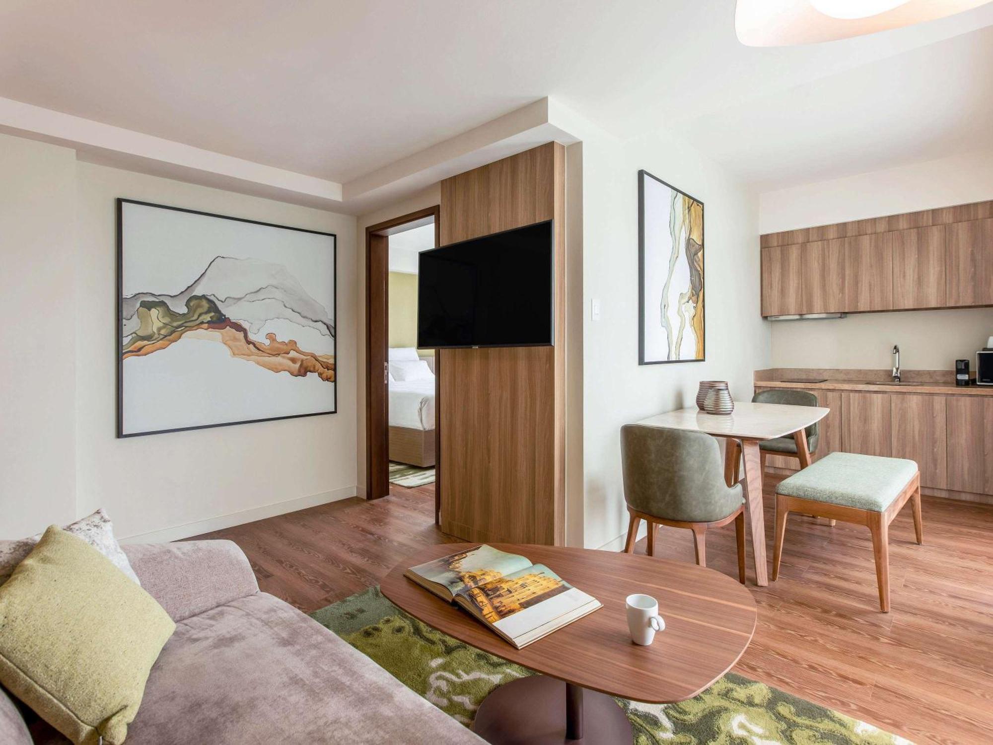 Novotel Suites Manila At Acqua Mandaluyong Dış mekan fotoğraf