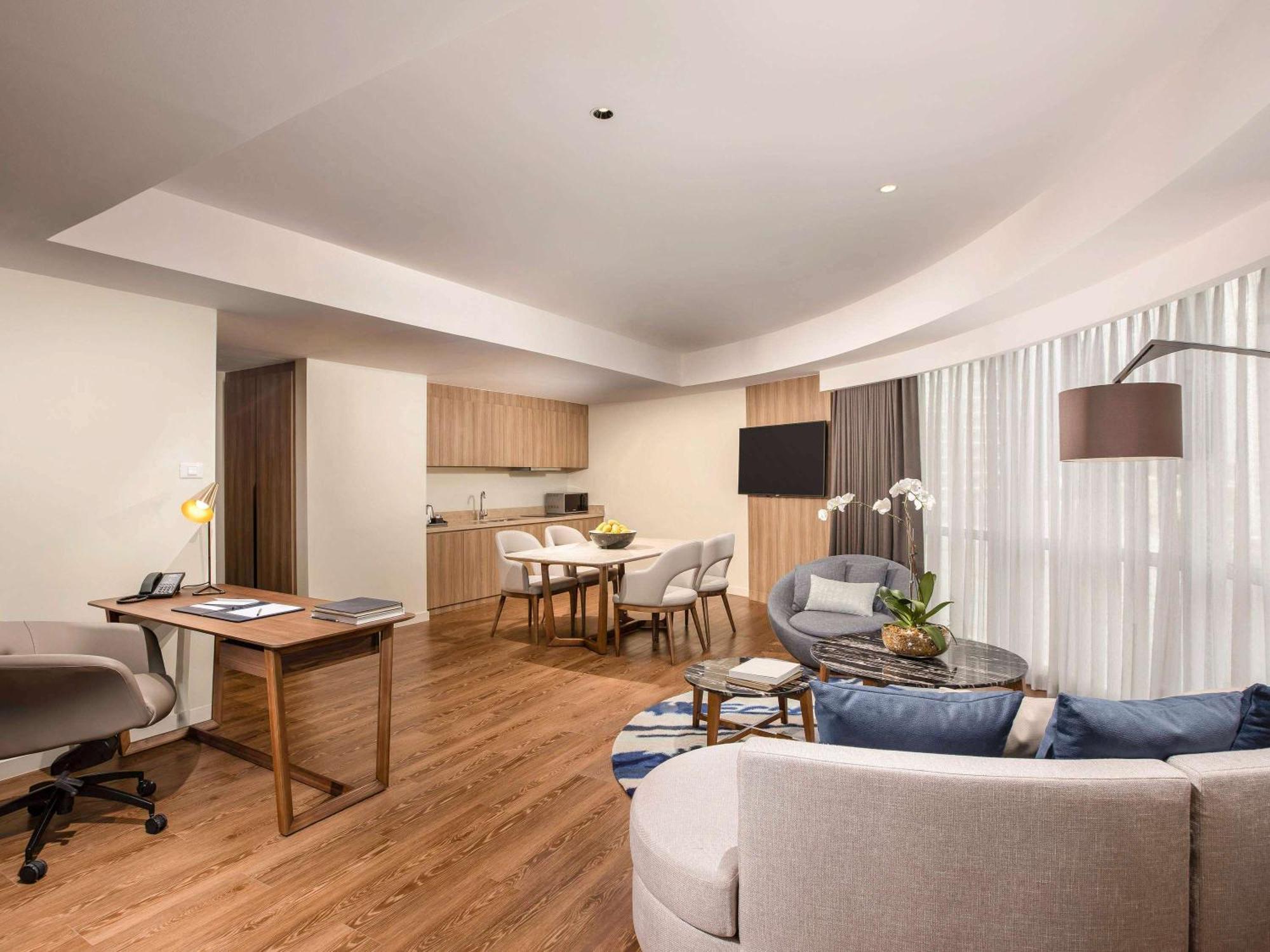 Novotel Suites Manila At Acqua Mandaluyong Dış mekan fotoğraf