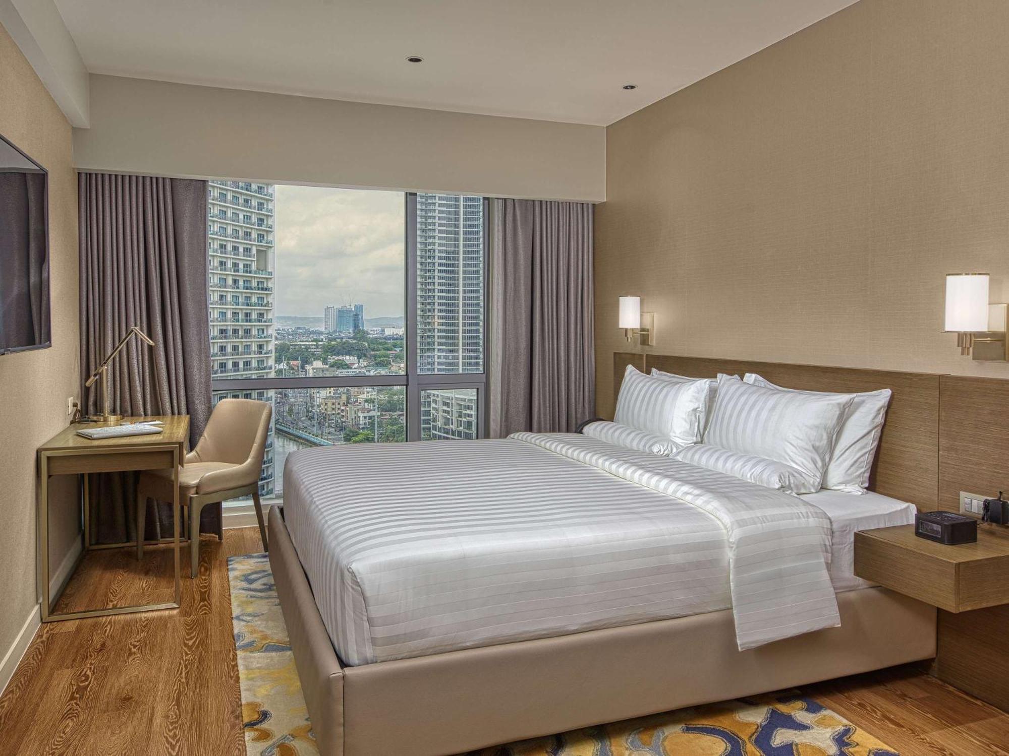 Novotel Suites Manila At Acqua Mandaluyong Dış mekan fotoğraf