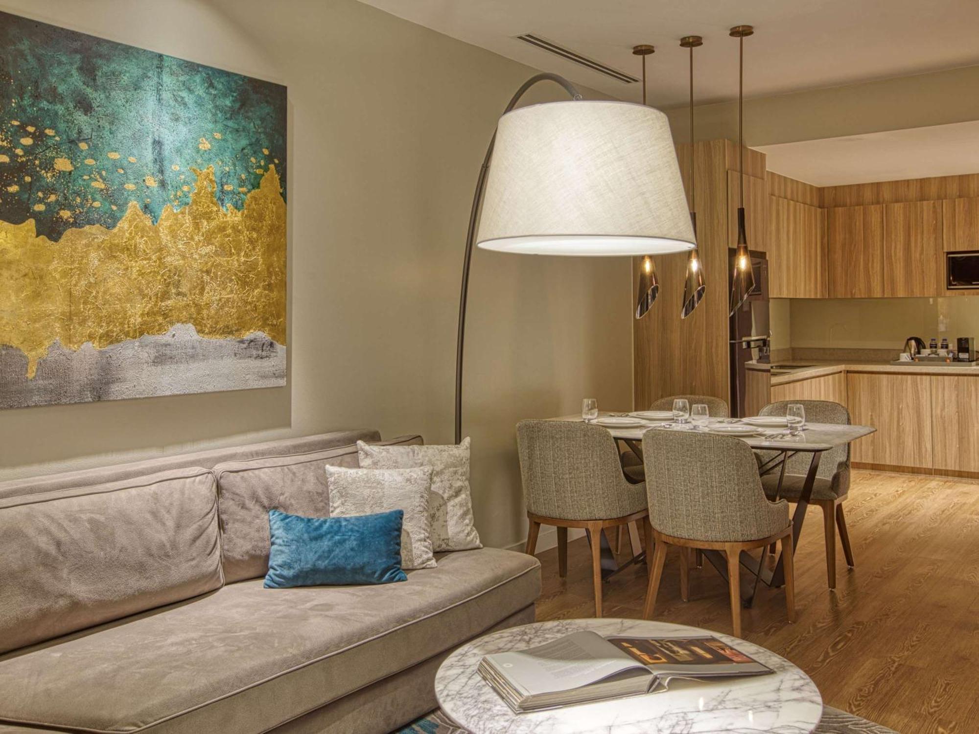 Novotel Suites Manila At Acqua Mandaluyong Dış mekan fotoğraf